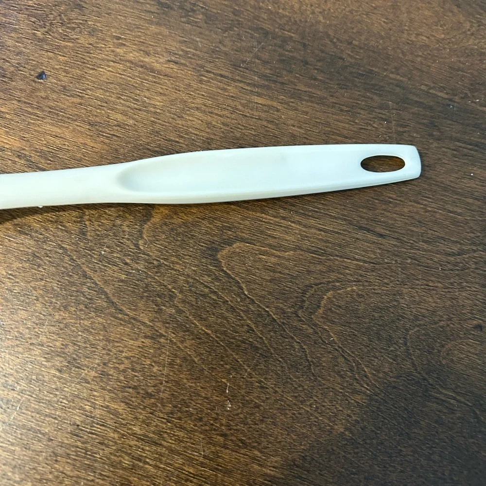 Vintage Foley Bone Color Plastic Spoon Kitchen Dipper Utensil Farmhouse In VGUC